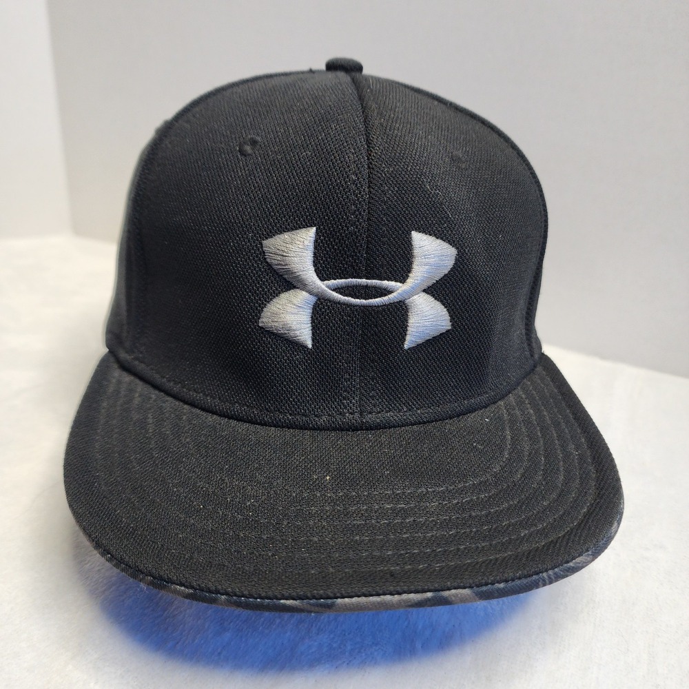 Under Armour HeatGear® Fitted Cap With Camo Under Bill‎ Size M/L